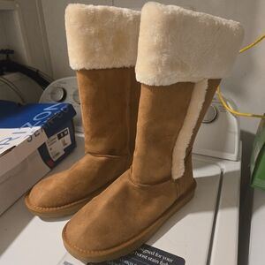 NWT Size 9 Brown Boots